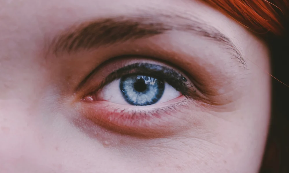 How to Lift Hooded Eyes: 3 Pro Makeup Secrets That Instantly Awaken Your Look
