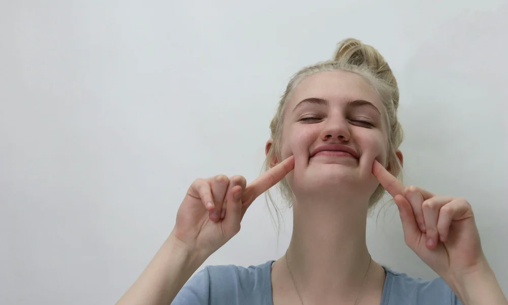 How to Get Rid of a Double Chin? Three Causes and Correction Methods Without Side Effects