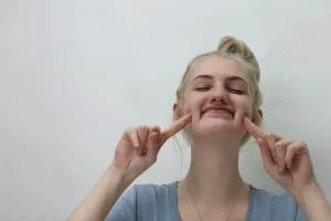 How to Get Rid of a Double Chin? Three Causes and Correction Methods Without Side Effects